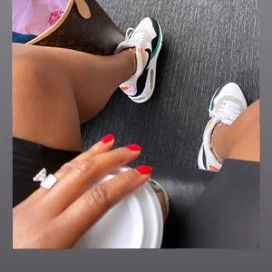 Meet your Posher, LeChic